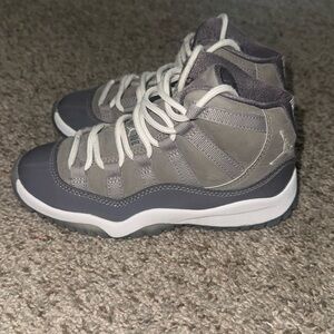 Kids 12C Nike Jordan 11
Retro cool Jordans